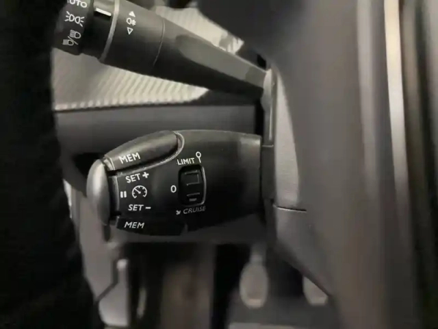 Peugeot 2008 puretech 100 s&amp;s bvm6 — photo 52