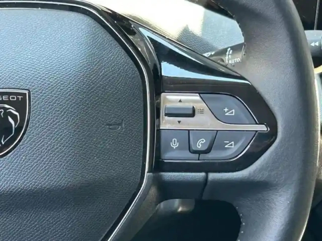 Peugeot 308 1.5 bluehdi 130ch s&amp;s allure pack — photo 14