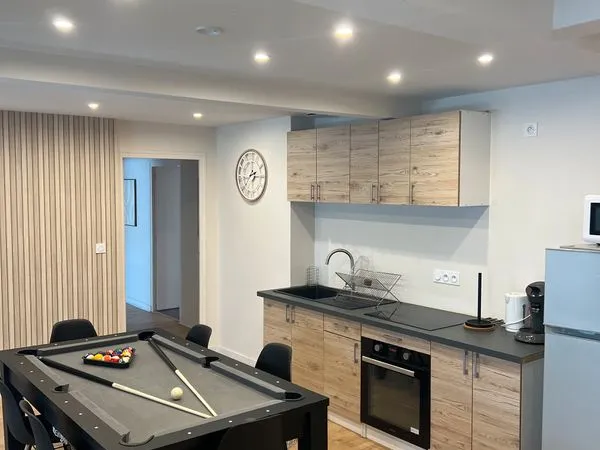 Superbe duplex 130 m² - Spacieux, lumineux et idéalement situé Place de l'hotel de ville à Saint-Eti