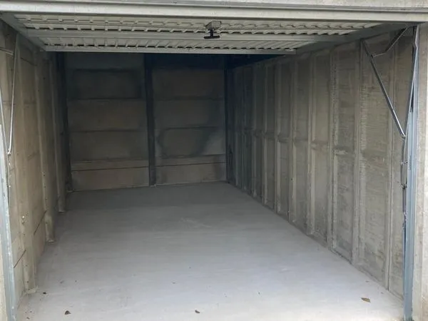 Location garage type box à Montluçon
