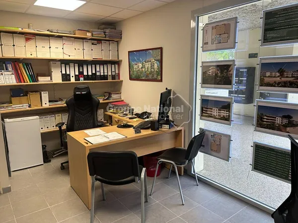 Bureau 16 m²