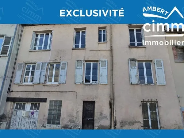 Maison de ville ou immeuble pouvant faire trois appartements