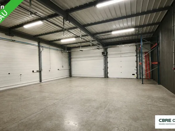 Local d'activité 496 m²
