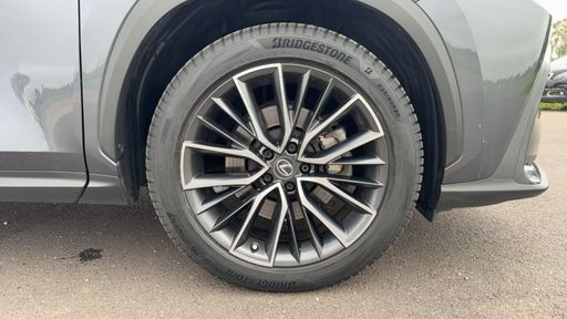 Lexus NX 450h+ 2.5 VVT-i 309 Plug in Hybrid CVT - Executive – 2022 – 73653 km – Hybride rechargeable – Boîte Automatique — photo 39