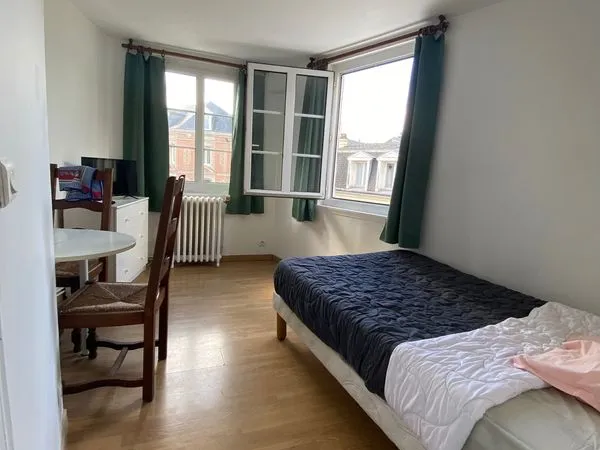 Studio meublé à Lillebonne avec eau, électricité, chauffage inclus dans les charges