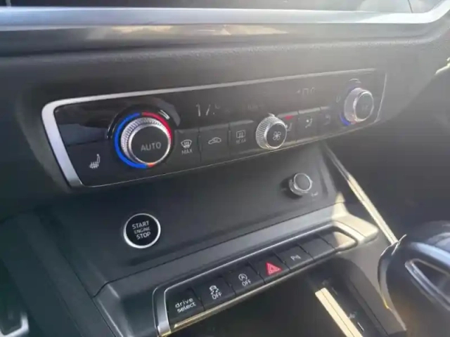 Audi Q3 35 tdi 150ch s line plus s tronic 7 — photo 15