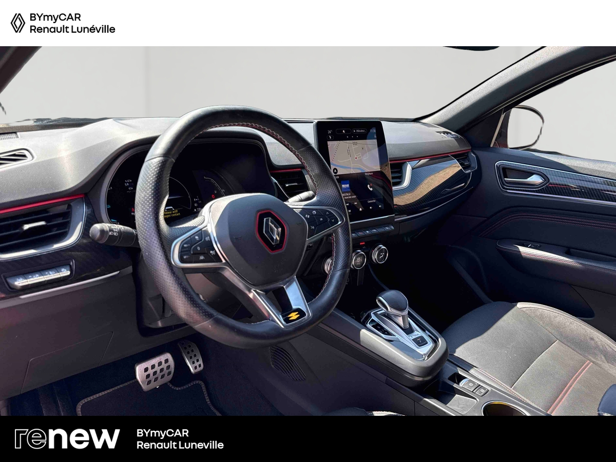 Renault Arkana E-Tech 145 - 21B — photo 9