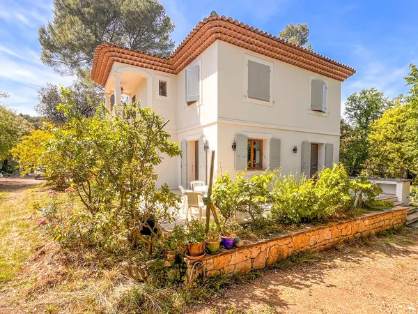 Grande Villa 164m² + T2 indépendant 35m² ? Terrain 1 687m²