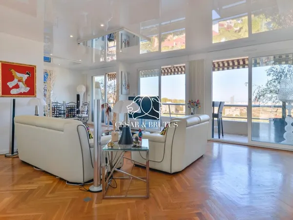 Vends t3 - 92 m² - Lyon 69005