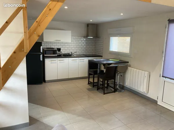 Petite maison meublée de 45 m² avec mezzanine - Loudéac centre