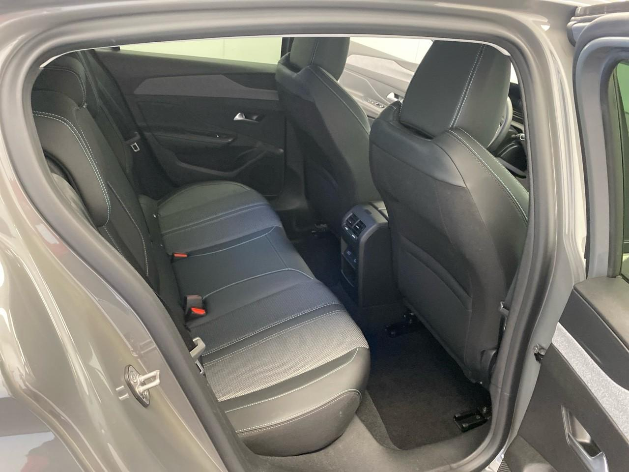 Peugeot 308 hybrid 136 e-dcs6 allure — photo 23