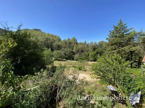 Maison de plain-pied 7 pièces 312 m²