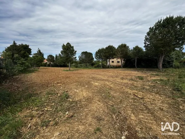 Terrain 885 m²