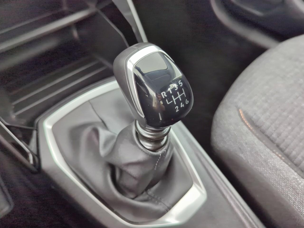 Peugeot 208 100 s&s bvm6 style — photo 30