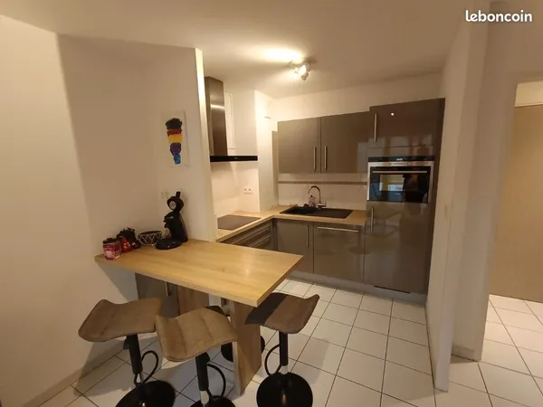 Vend T2 meublé avec parking