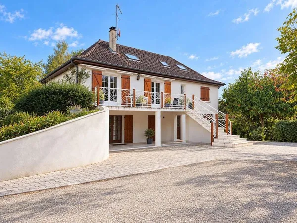 Maison 8 pièces 130 m²