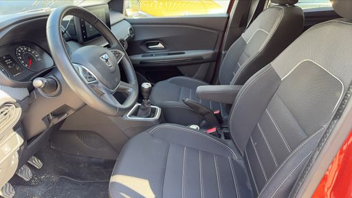 Dacia Jogger TCE 110 7 PLACES SL EXTREME + - Sl Extreme + – 2022 – 44771 km – Essence – Boîte Manuelle — photo 21