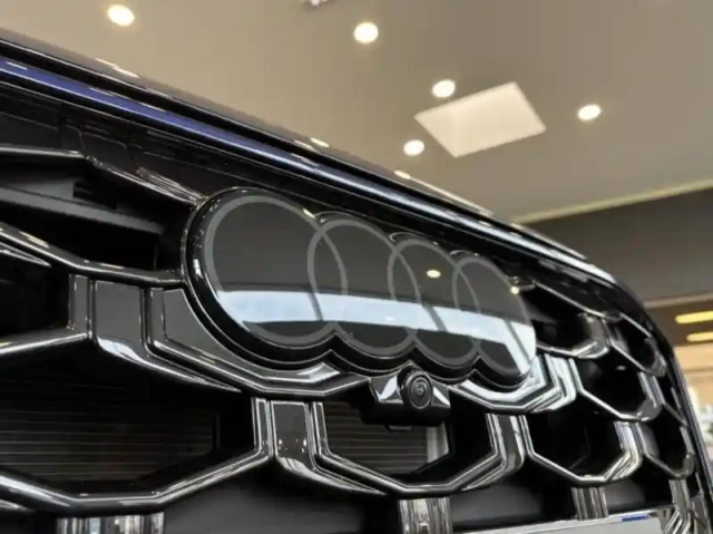Audi Q3 sportback 1.5 e-hybrid 272ch s line s tronic 6 — photo 10
