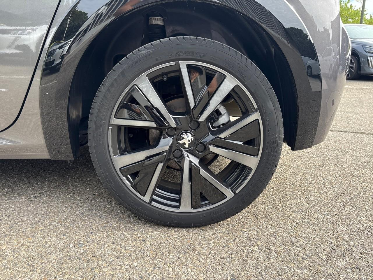 Peugeot 208 1.2 puretech 100ch s&s gt — photo 14