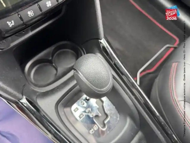 Peugeot 2008 1.2 puretech 110ch gt line s&amp;s eat6 — photo 15