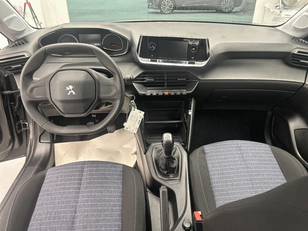 Peugeot 208 puretech 75 s&s bvm5 like — photo 12