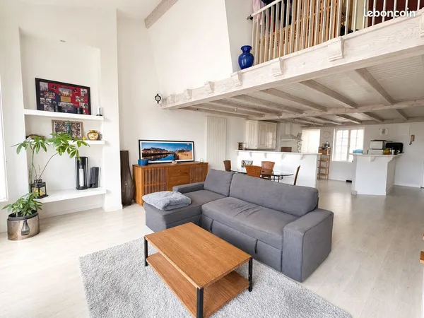 Loft de 140m2 avec terrasse sur les toits et studio indépendant - Hyper-centre Bayonne