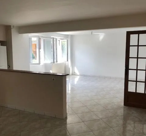 Appartement f3 bouclans 105 m²