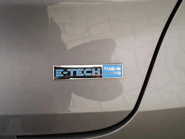 Renault Captur e-tech plug-in 160 - 21 — photo 26