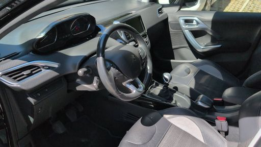 Peugeot 2008 1.2 Puretech 130 Crossway - Allure – 2019 – 78124 km – Essence – Boîte Manuelle — photo 15