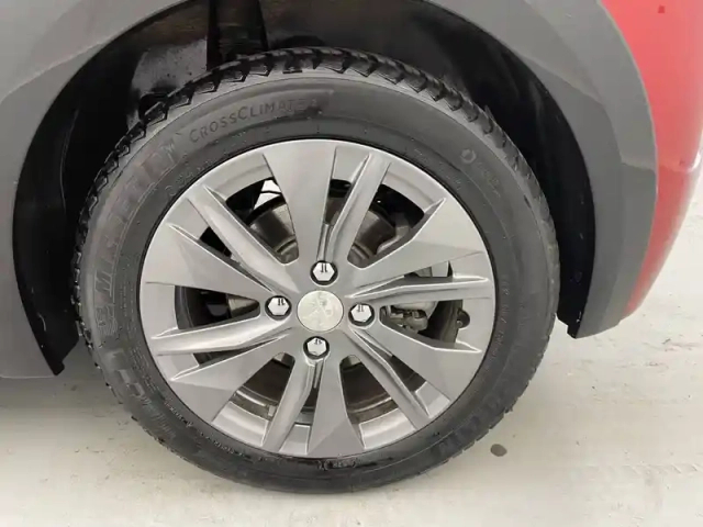 Peugeot 208 electrique 50 kwh 136ch — photo 16