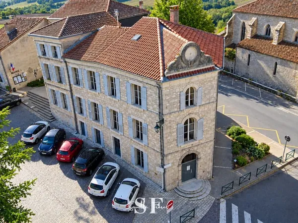 RIVE GAUCHE, IMMEUBLE DE CARACTERE APPARTEMENT ET LOCAL COMMERCIAL