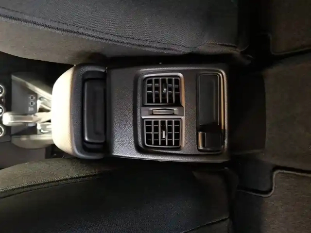 Renault Captur e-tech 145 - 21 — photo 31