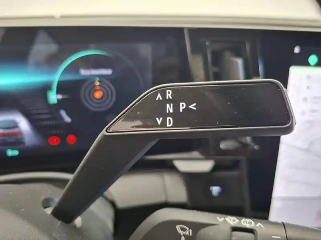 Renault Megane e-tech ev60 130ch super charge — photo 38