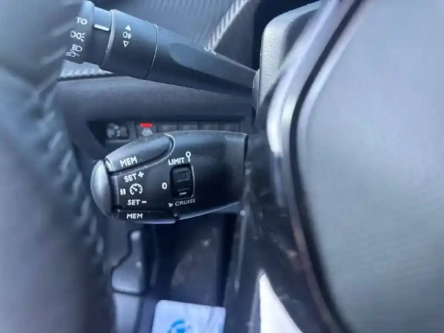 Peugeot 208 puretech 75 s&amp;s bvm5 — photo 68