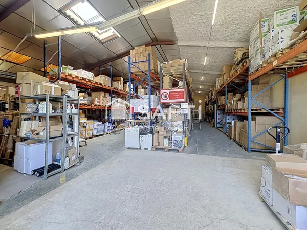 IMMEUBLE MIXTE A CASTELNAU LE LEZ