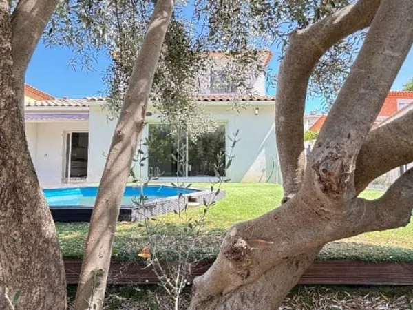 À vendre - Belle maison T4 avec piscine, jardin et terrasse