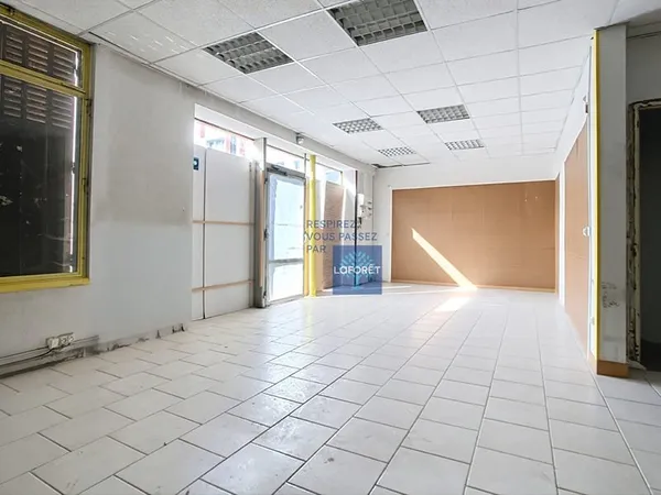 Local commercial Rantigny 1 pièce(s) 52.62 m2
