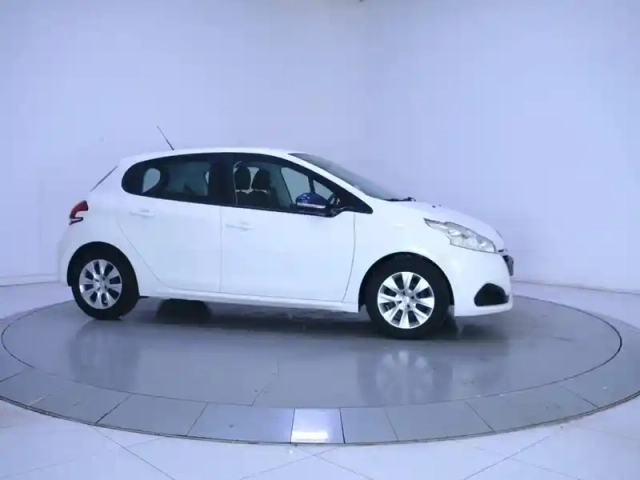 Peugeot 208 puretech 68ch bvm5 — photo 24