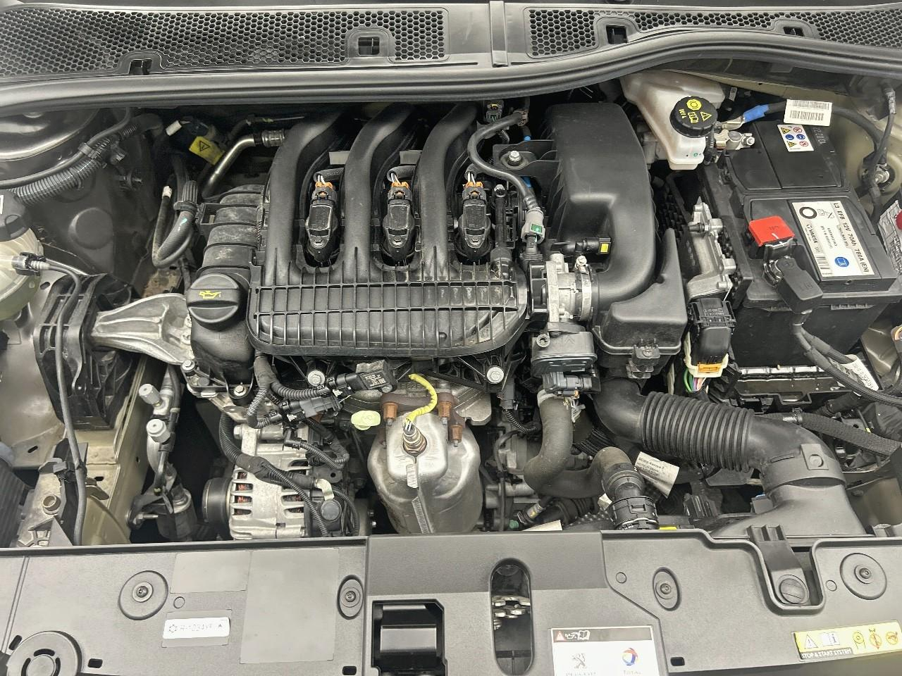 Peugeot 208 puretech 75 s&s bvm5 like — photo 15