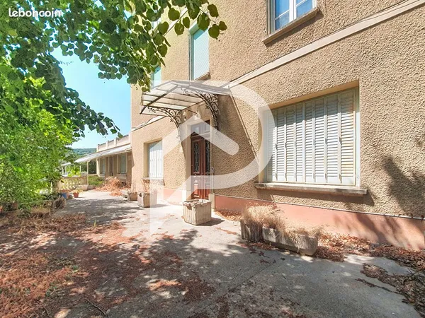 Propriété 12 pièces 276 m²