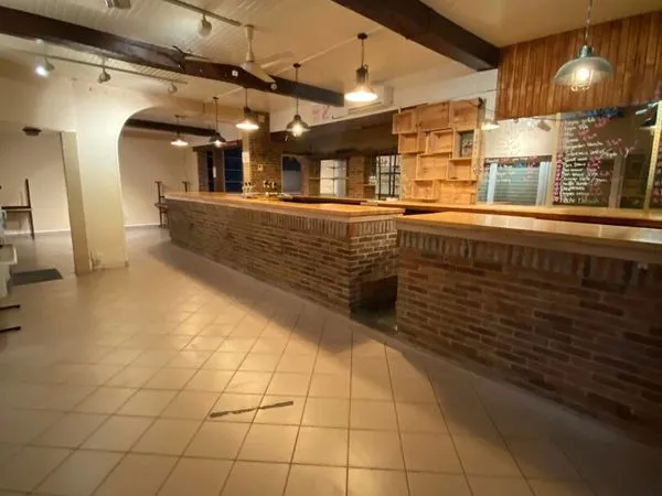 Local commercial 304 m² MONT D ORIGNY