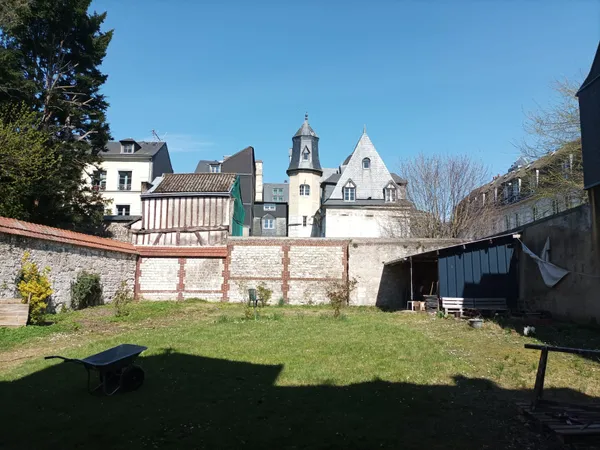 Propose chambre 20m² en colocation dans maison