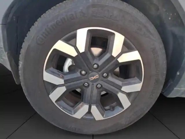 Dacia Duster 1.2 mild hybrid 130ch extreme 4x4 — photo 11