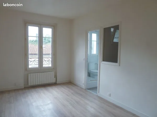 Beau studio Garibaldi Saint-Ouen