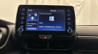 Toyota Yaris 116h Design 5p MY22 — photo 18