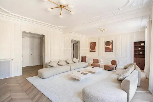 Appartement 7 pièces 216 m²