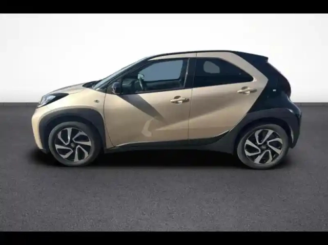 Toyota Aygo X 1.0 vvt-i 72ch design my24 — photo 3