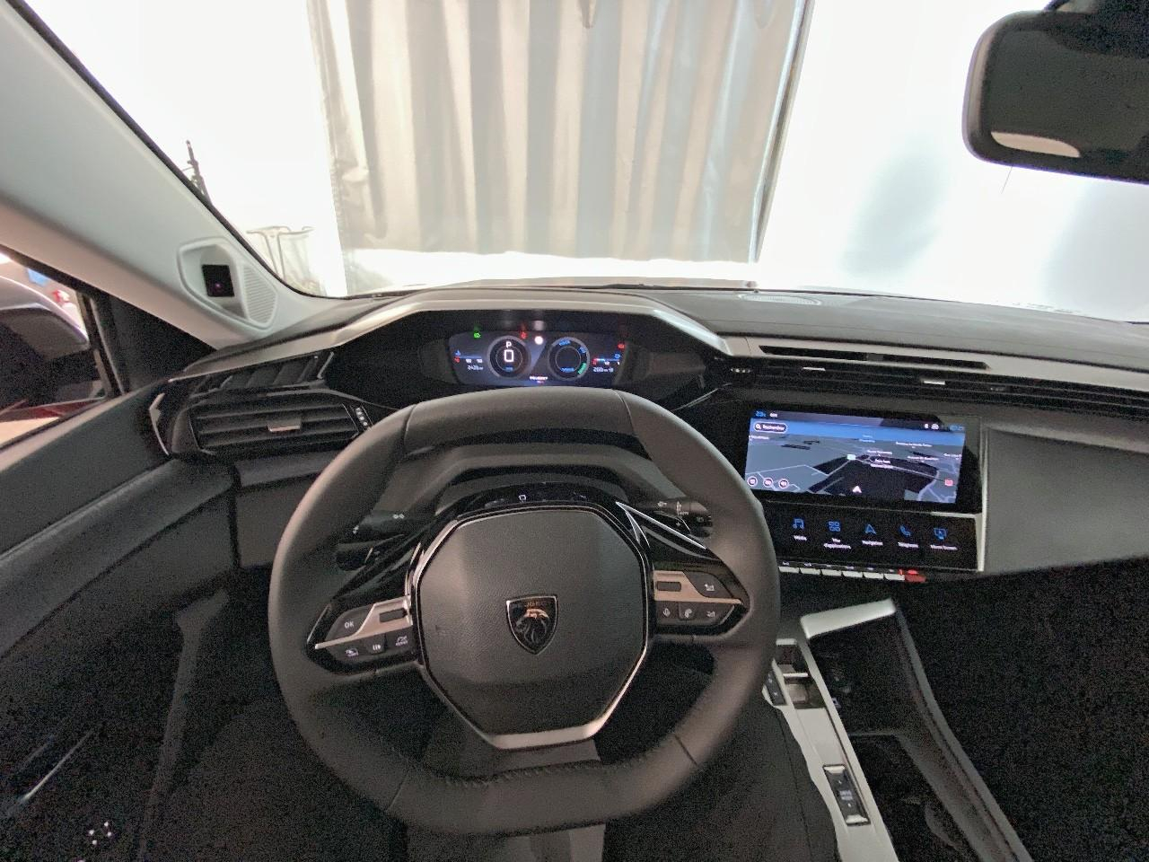 Peugeot 308 hybrid 145 e-dcs6 allure — photo 12