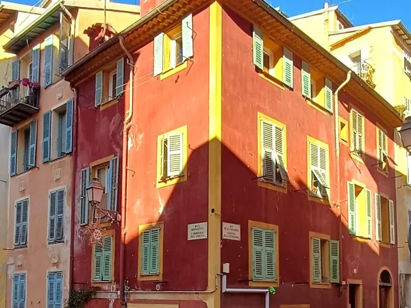 Idéal Location saisonnière - Vieux-Nice Rossetti / Hôtel du Couvent : Beau F1 (2p), 3e et dernier ét