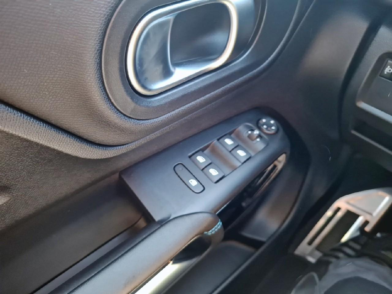 Citroën C5 Aircross bluehdi 130ch s&s shine pack eat8 — photo 19